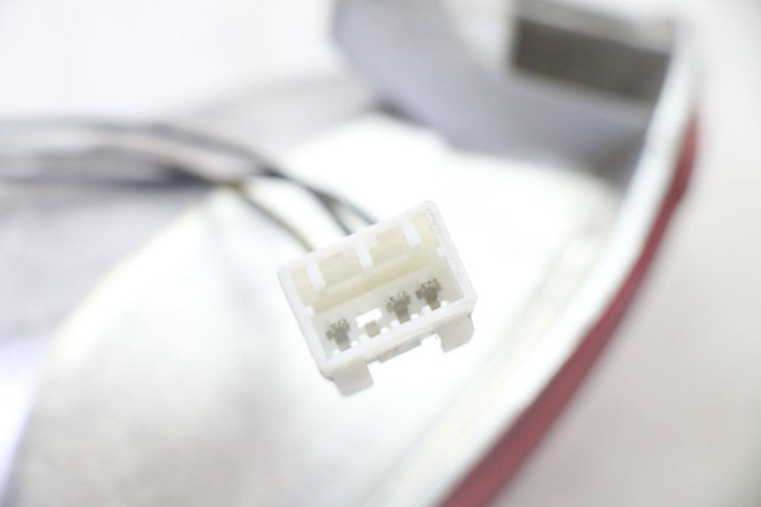 photo de LINKER ACHTERLICHT PIAGGIO MP3 LT 300 (2010 - 2016) - Bevestigingspunten