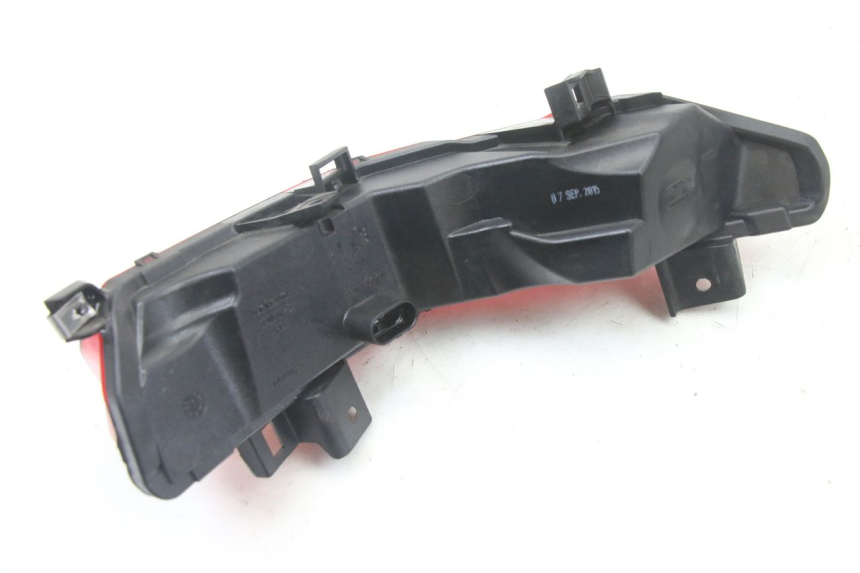 photo de ACHTERLICHT LINKS PIAGGIO MP3 500 (2014 - 2017) - Bevestigingspunten