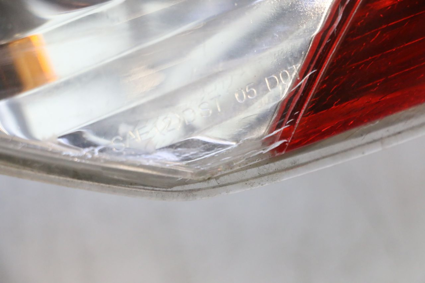 photo de LINKER ACHTERLICHT PIAGGIO MP3 RL 250 (2006 - 2010) - Technische close-up