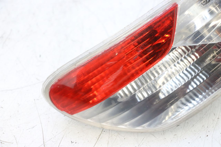 photo de LINKER ACHTERLICHT PIAGGIO MP3 RL 250 (2006 - 2010) - Bevestigingspunten