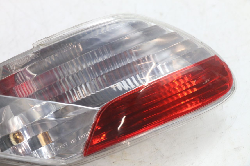 photo de LINKER ACHTERLICHT PIAGGIO MP3 125 (2006 - 2014) - Zoom op gebruiksstaat