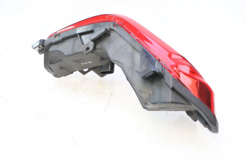 photo de ACHTERLICHT LINKS PIAGGIO MP3 500 (2016 - 2018) - Bevestigingspunten