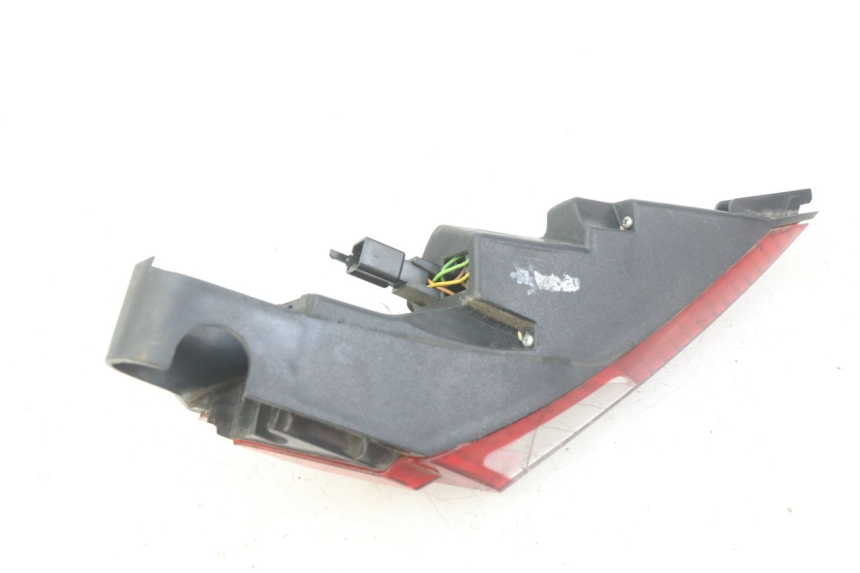 photo de LINKER ACHTERLICHT PEUGEOT SATELIS COMPRESSOR K15 125 (2006 - 2009) - Bevestigingspunten