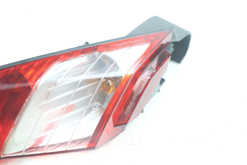 photo de LINKER ACHTERLICHT PEUGEOT SATELIS 125 (2006 - 2009) - Zoom op gebruiksstaat