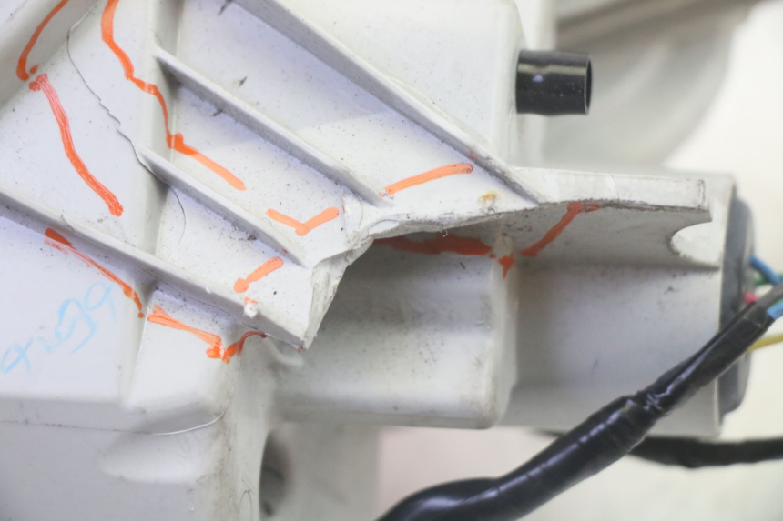 photo de ACHTERLICHT LINKS YAMAHA TRICITY 300 (2020 - 2024) - Gecontroleerd onderdeel