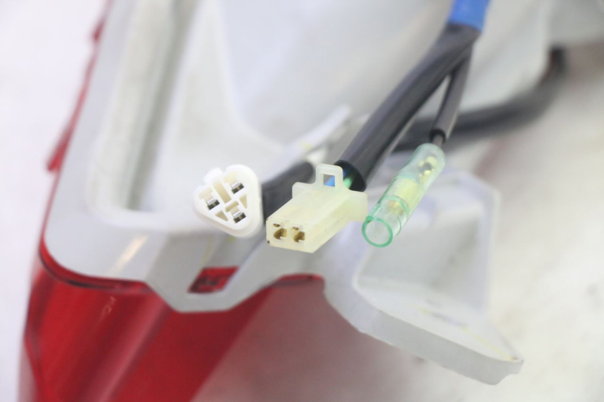 photo de ACHTERLICHT LINKS YAMAHA TRICITY 300 (2020 - 2024) - Markeringen en referenties