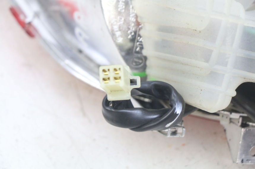 photo de LINKER ACHTERLICHT YAMAHA X-MAX XMAX 125 (2010 - 2013) - Zoom op gebruiksstaat