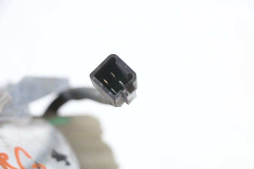 photo de LINKER ACHTERLICHT YAMAHA X-MAX XMAX 125 (2010 - 2013) - Bevestigingspunten