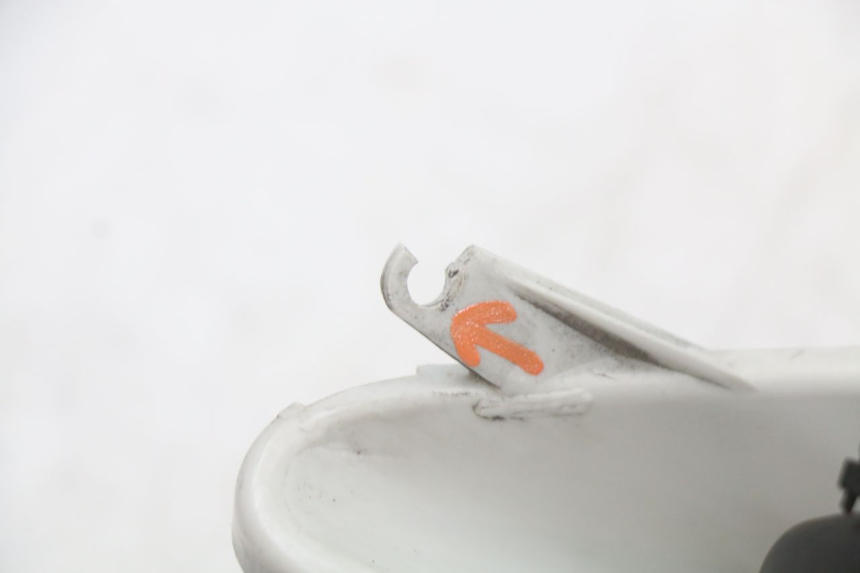 photo de ACHTERLICHT LINKS YAMAHA XMAX X-MAX 125 (2006 - 2009) - Staat van het oppervlak