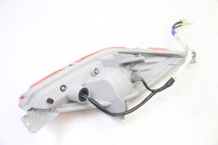 photo de LINKER ACHTERLICHT YAMAHA XMAX X-MAX 125 (2021 - 2025) - Technische close-up