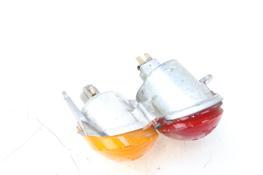 photo de LINKER ACHTERLICHT YAMAHA YP MAJESTY 125 (1998 - 2001) - Detail van het onderdeel
