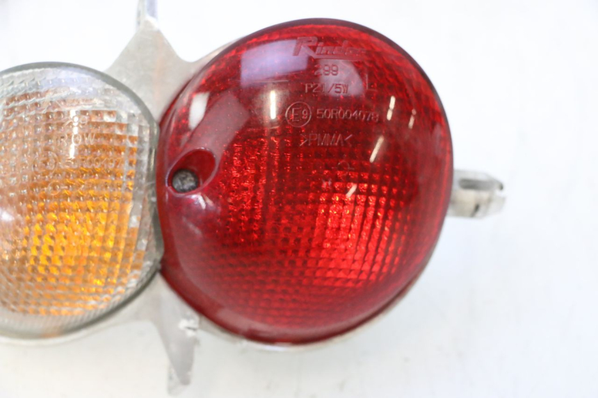 photo de LINKER ACHTERLICHT YAMAHA YP MAJESTY 125 (2007 - 2010) - Bevestigingspunten