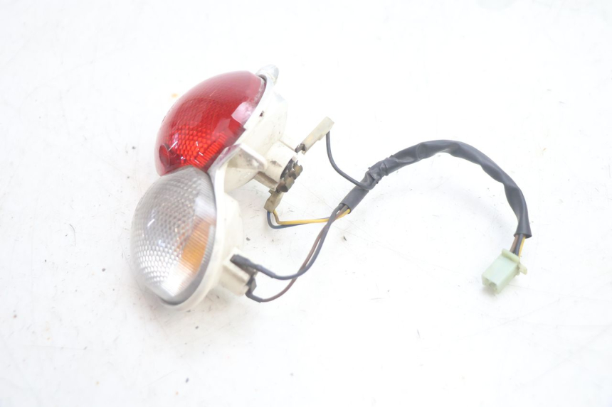 photo de LINKER ACHTERLICHT YAMAHA YP MAJESTY 125 (2002 - 2006) - Zoom op gebruiksstaat