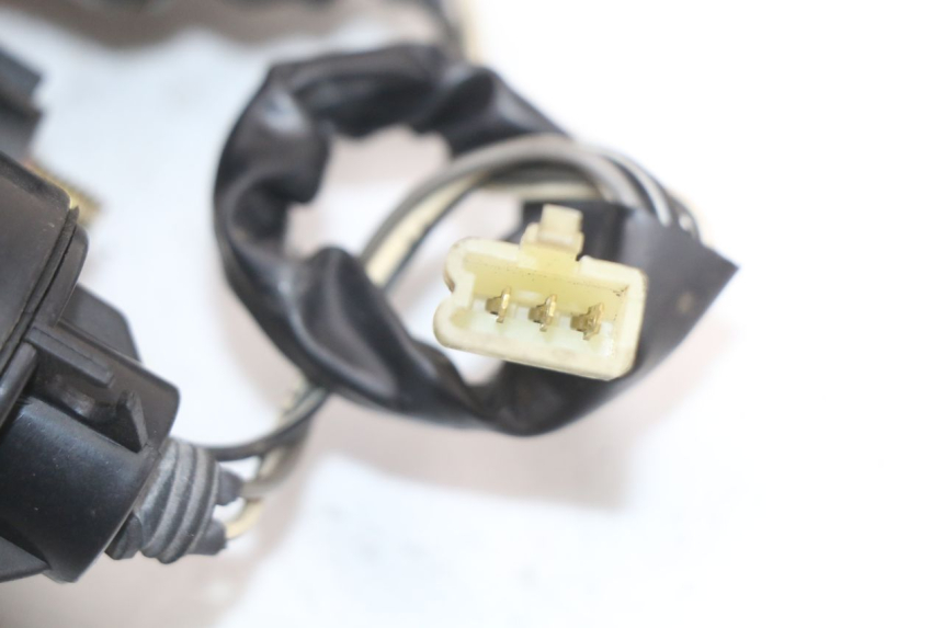photo de ACHTERLICHT HYOSUNG GF 125 (2001 - 2005) - Bevestigingspunten