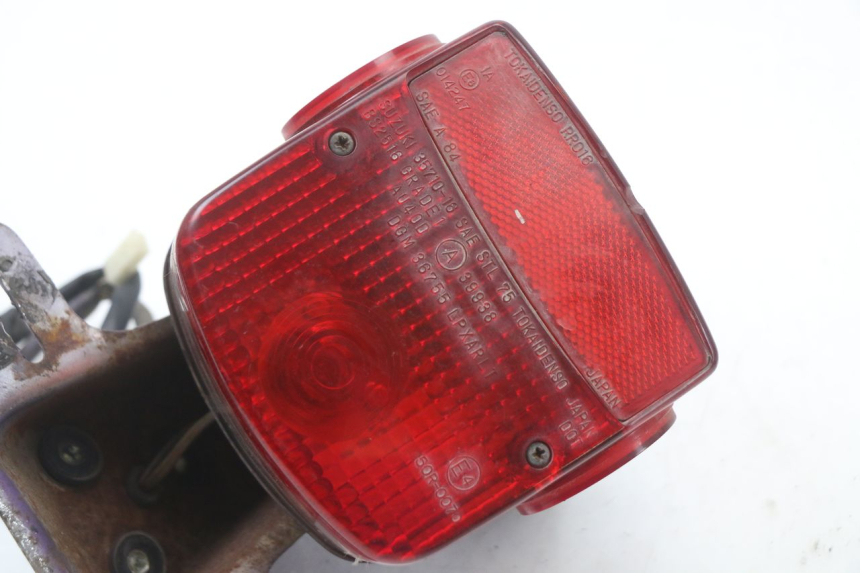 photo de ACHTERLICHT SUZUKI GN 125 (1997 - 2000) - Detail van het onderdeel