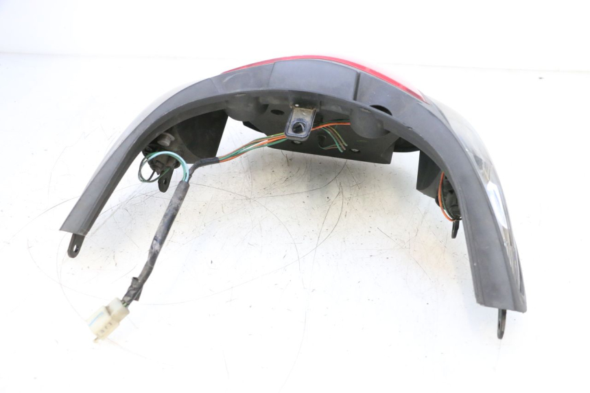 photo de ACHTERLICHT SYM GTS EVO 125 (2009 - 2013) - Bevestigingspunten