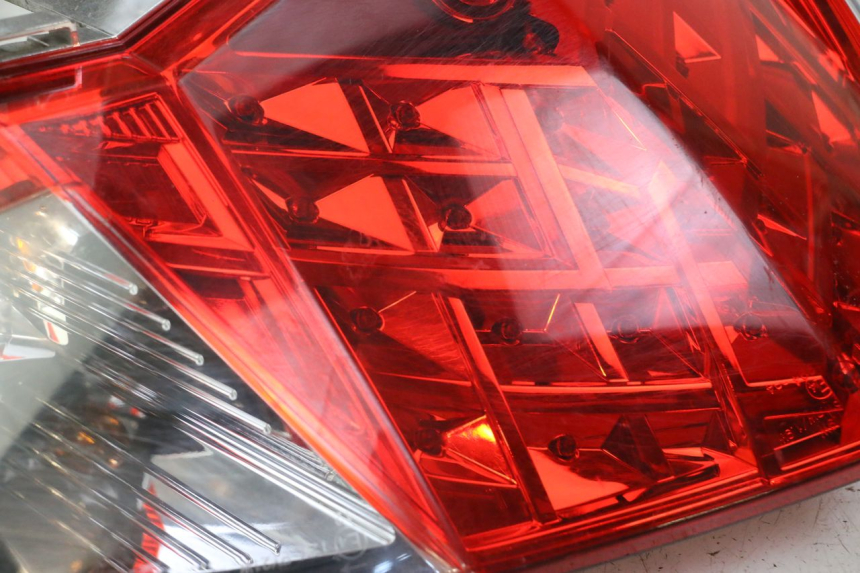 photo de ACHTERLICHT SYM JOYMAX 125 (2010 - 2017) - Zoom op gebruiksstaat