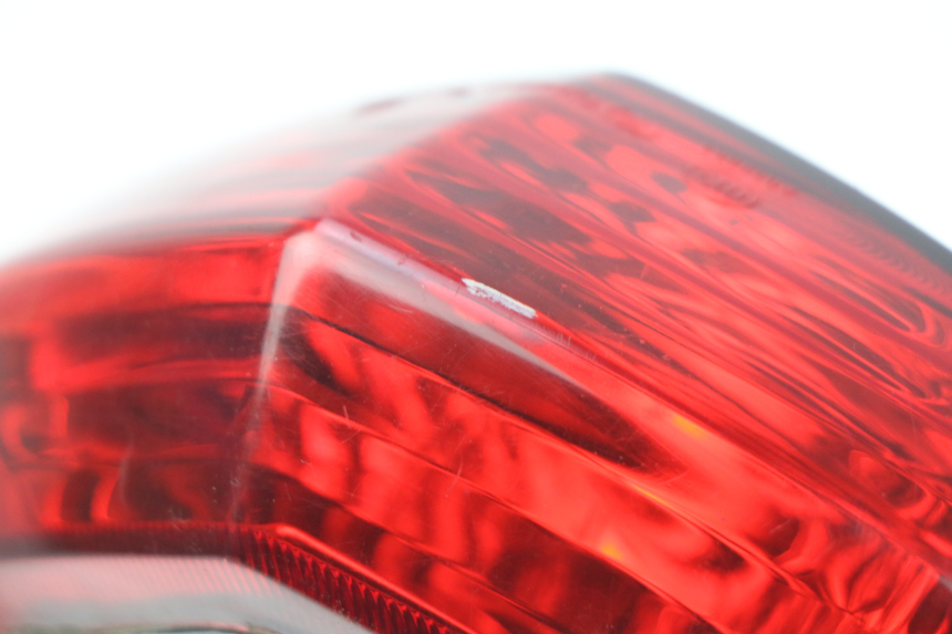 photo de ACHTERLICHT PEUGEOT KISBEE 2T 50 (2010 - 2017) - Bevestigingspunten