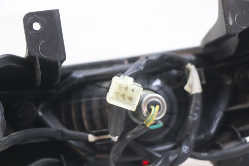 photo de ACHTERLICHT PEUGEOT KISBEE 2T 50 (2010 - 2017) - Detail van het onderdeel