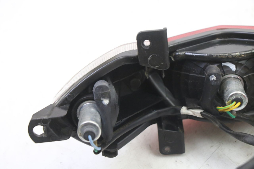 photo de ACHTERLICHT PEUGEOT KISBEE 2T 50 (2018 - 2022) - Bevestigingspunten