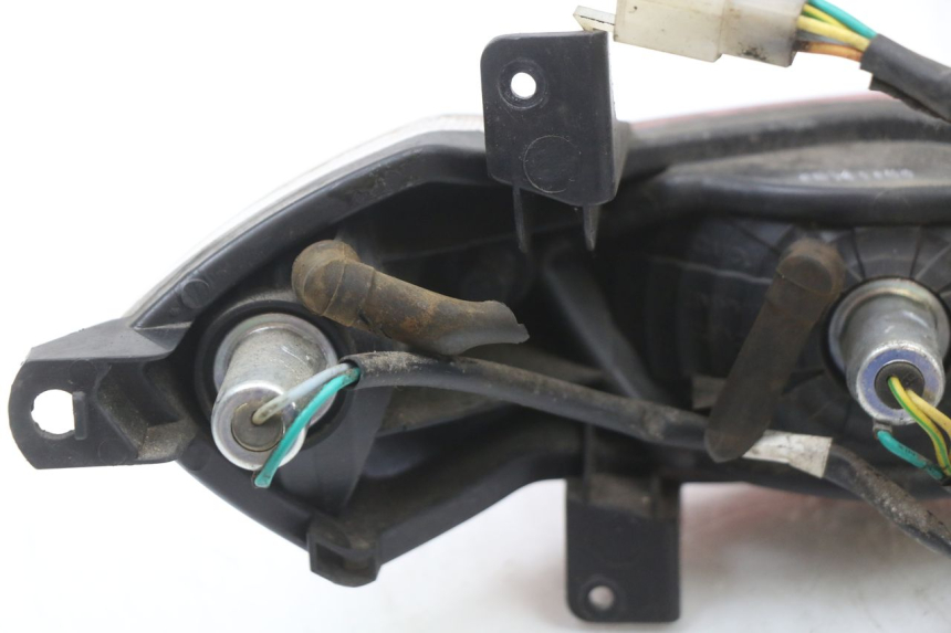 photo de ACHTERLICHT PEUGEOT KISBEE 4T 50 (2010 - 2017) - Bevestigingspunten