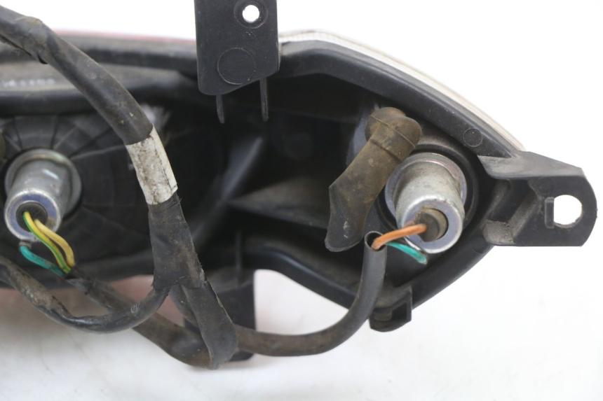 photo de ACHTERLICHT PEUGEOT KISBEE 4T 50 (2010 - 2017) - Staat van het oppervlak