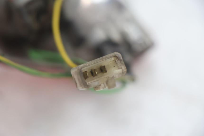 photo de ACHTERLICHT PEUGEOT LUDIX 50 (2005 - 2007) - Bevestigingspunten