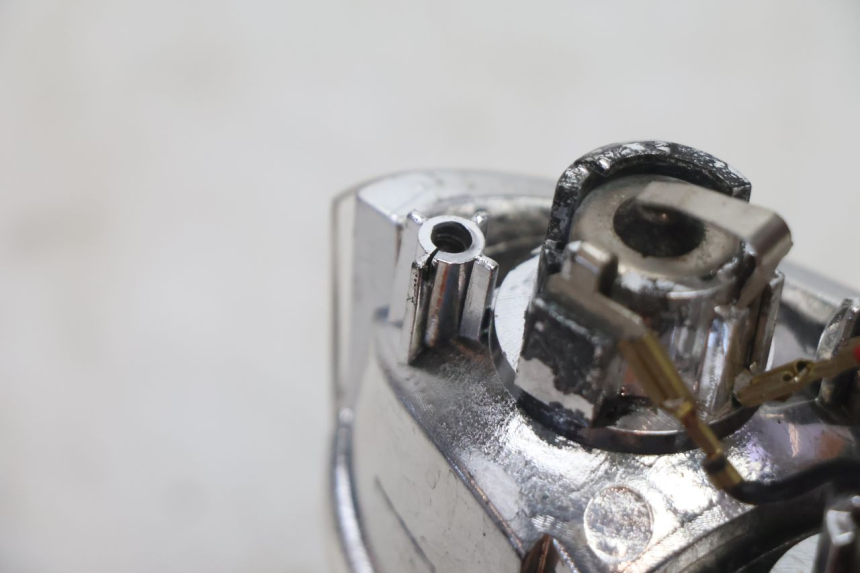 photo de ACHTERLICHT PEUGEOT LUDIX SNAKE 2T 50 (2004 - 2014) - Bevestigingspunten