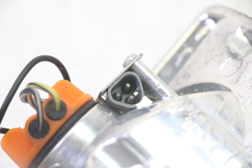 photo de ACHTERLICHT PIAGGIO LXV 4T 50 (2009 - 2013) - Bevestigingspunten