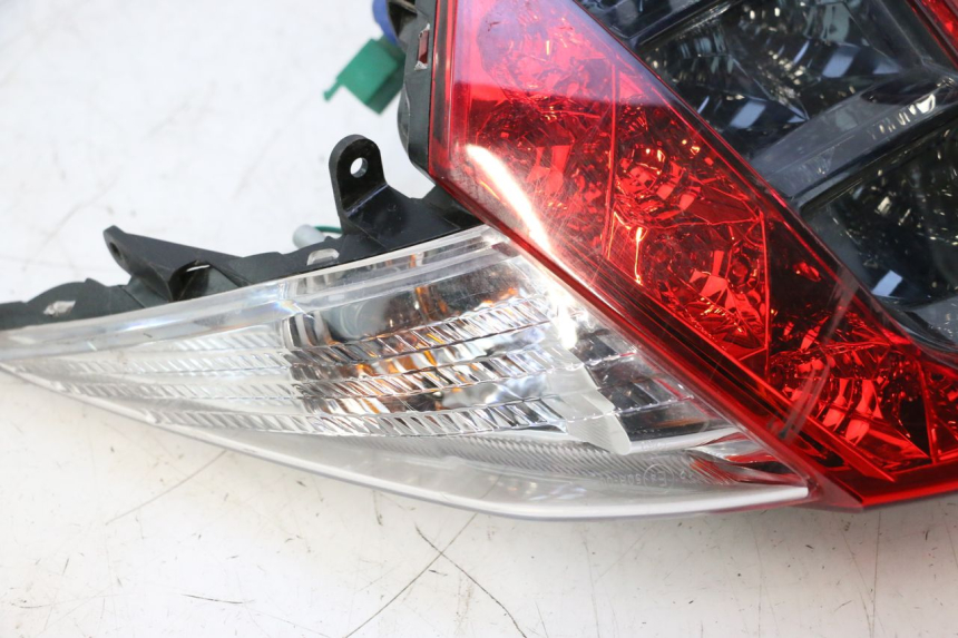 photo de ACHTERLICHT KYMCO MOVIE S 125 (2009 - 2018) - Staat van het oppervlak