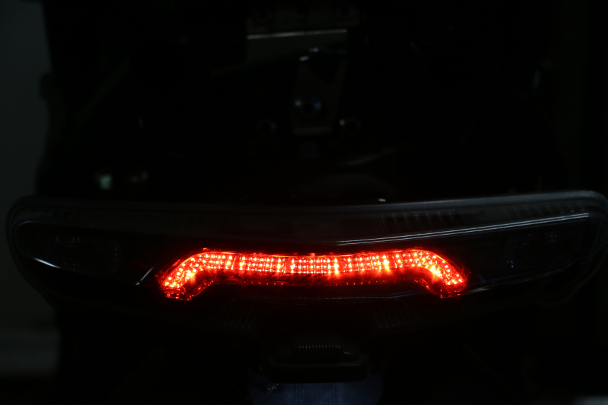 photo de ACHTERLICHT YAMAHA NEO'S CORE 1 (2022 - 2026) - Detailaanzicht