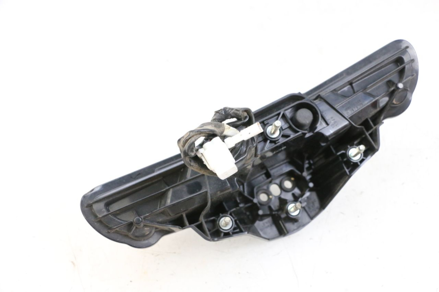 photo de ACHTERLICHT YAMAHA NEO'S CORE 1 (2022 - 2026) - Bevestigingspunten