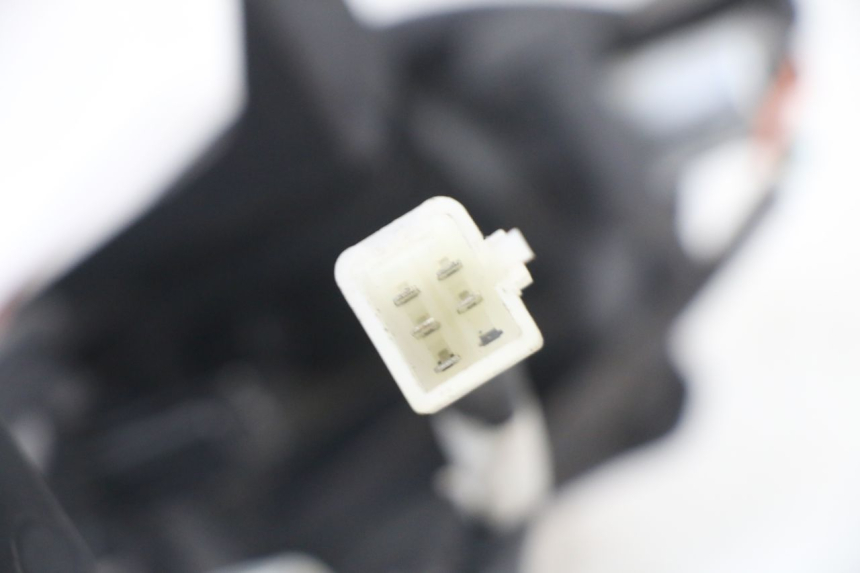 photo de ACHTERLICHT PEUGEOT KISBEE 4T 50 (2018 - 2022) - Markeringen en referenties