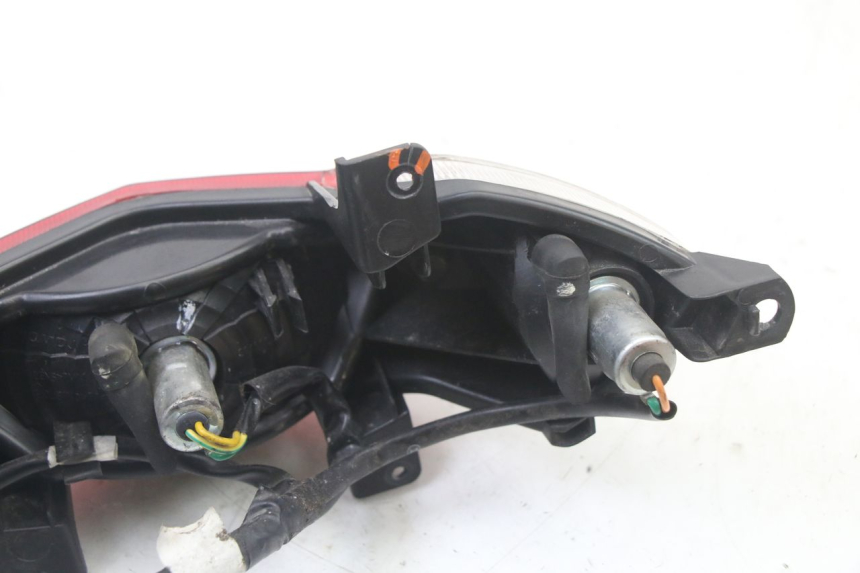 photo de ACHTERLICHT PEUGEOT STREETZONE I 2T 50 (2018 - 2020) - Bevestigingspunten