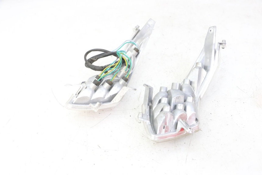 photo de ACHTERLICHT PEUGEOT VIVACITY 125 (2010 - 2017) - Detail van het onderdeel