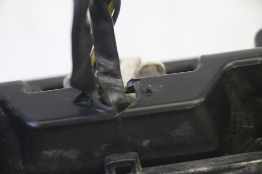 photo de ACHTERLICHT RIDE RACE 2T 50 (2012 - 2017) - Bevestigingspunten