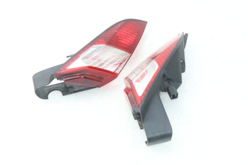 photo de ACHTERLICHT PEUGEOT SATELIS 125 (2006 - 2009) - Staat van het oppervlak