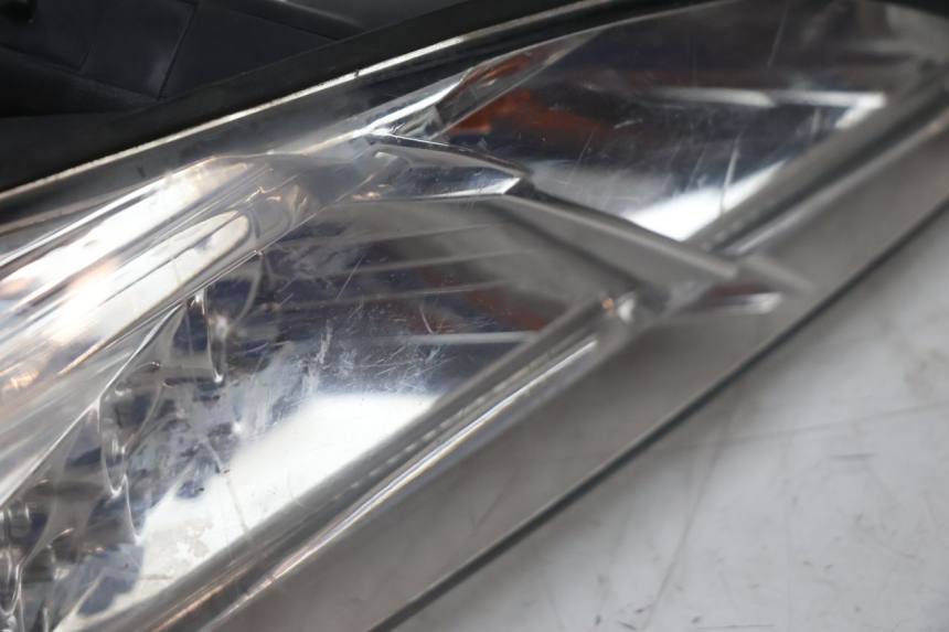 photo de ACHTERLICHT PEUGEOT SATELIS 125 (2013 - 2018) - Bevestigingspunten