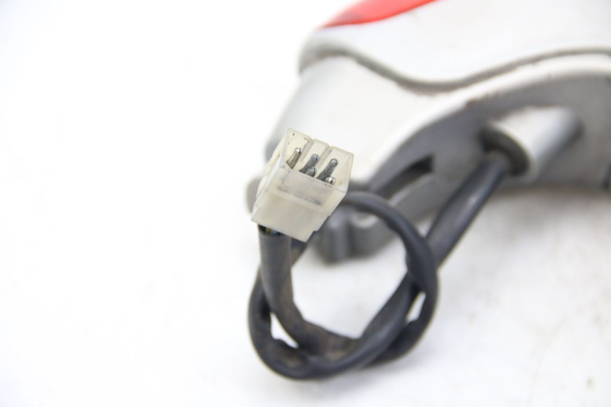 photo de ACHTERLICHT APRILIA SCARABEO 4T 50 (2009 - 2017) - Bevestigingspunten