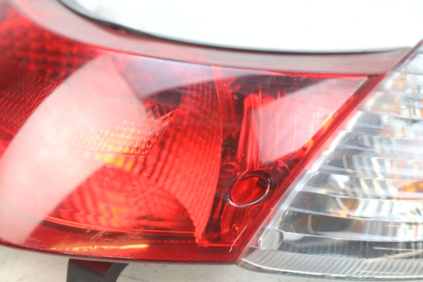 photo de ACHTERLICHT SUZUKI SIXTEEN 125 (2008 - 2010) - Zoom op gebruiksstaat