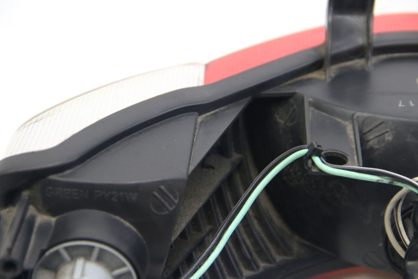 photo de ACHTERLICHT SUZUKI SIXTEEN 125 (2008 - 2010) - Kenmerkende details