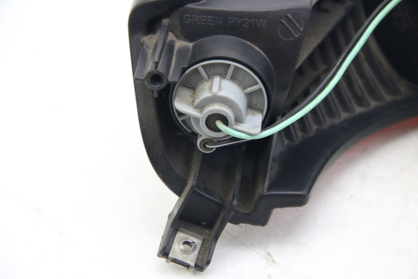 photo de ACHTERLICHT SUZUKI SIXTEEN 125 (2008 - 2010) - Zoom op componenten