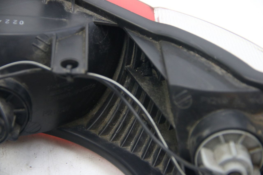 photo de ACHTERLICHT SUZUKI SIXTEEN 125 (2008 - 2010) - Staat van het oppervlak