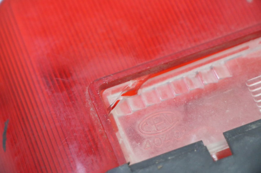 photo de ACHTERLICHT TRIUMPH SPRINT 900 (1995 - 1998) - Bevestigingspunten