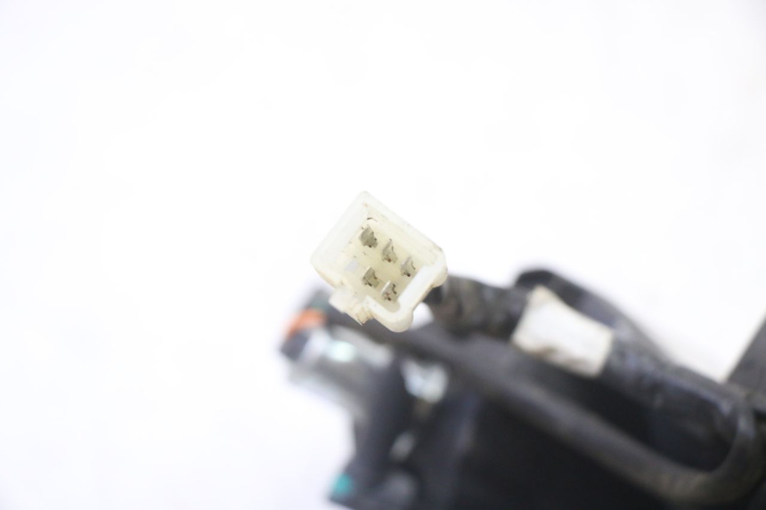 photo de ACHTERLICHT PEUGEOT STREETZONE I NAKED 2T 50 (2018 - 2020) - Bevestigingspunten