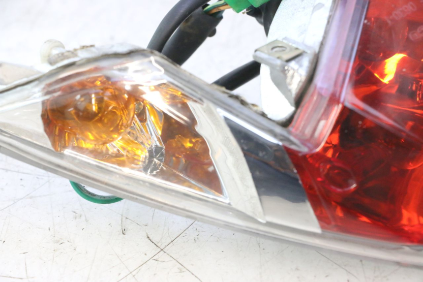 photo de ACHTERLICHT KYMCO SUPER 8 2T 50 (2007 - 2013) - Kenmerkende details