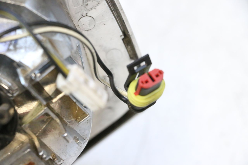 photo de ACHTERLICHT PIAGGIO VESPA PRIMAVERA 2T 50 (2013 - 2018) - Kenmerkende details