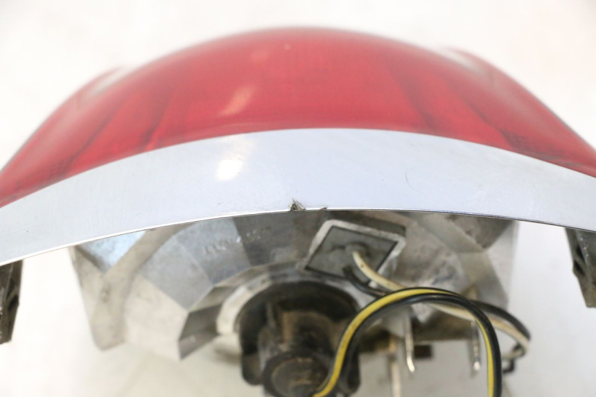 photo de ACHTERLICHT PIAGGIO VESPA PRIMAVERA 2T 50 (2013 - 2018) - Zoom op gebruiksstaat