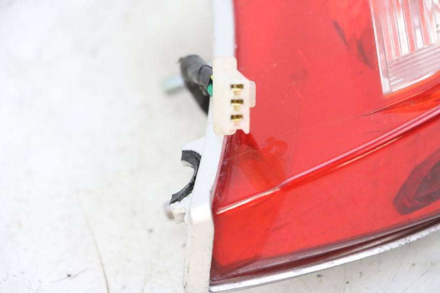 photo de ACHTERLICHT DAELIM VJ ROADWIN FI 125 (2008 - 2017) - Andere kijkhoek