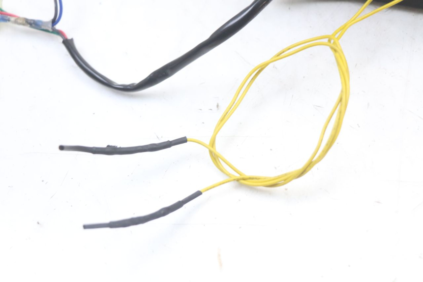 photo de ACHTERLICHT YAMAHA FZ1 FAZER 1000 (2007 - 2009) - Markeringen en referenties